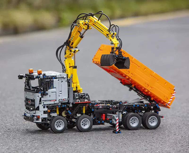 MAN TGS 8x8 (2819 деталей)