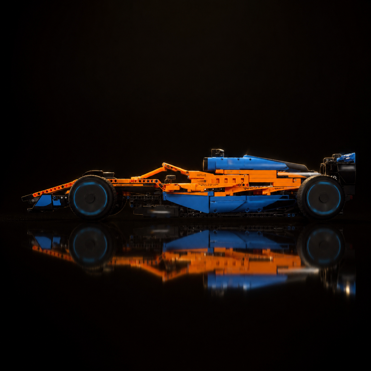 Orangefarbener Rennwagen - Medien 11.png