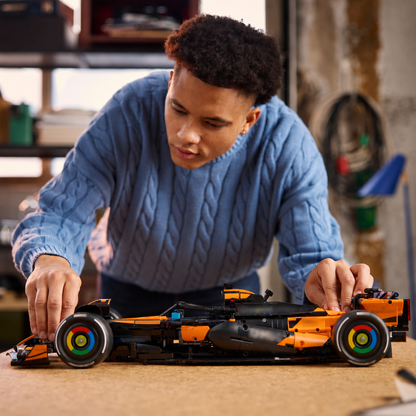 Oranje Formule 1-auto - Beschrijvingsmedia 1