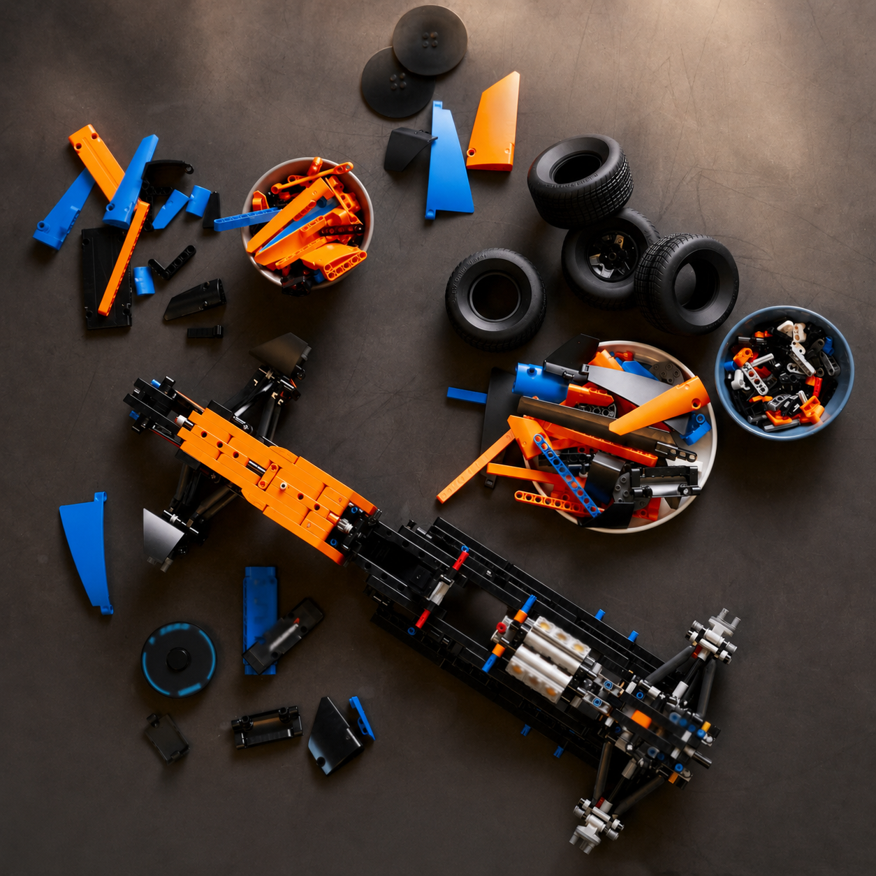 Orangefarbener Rennwagen - Medien 2.png