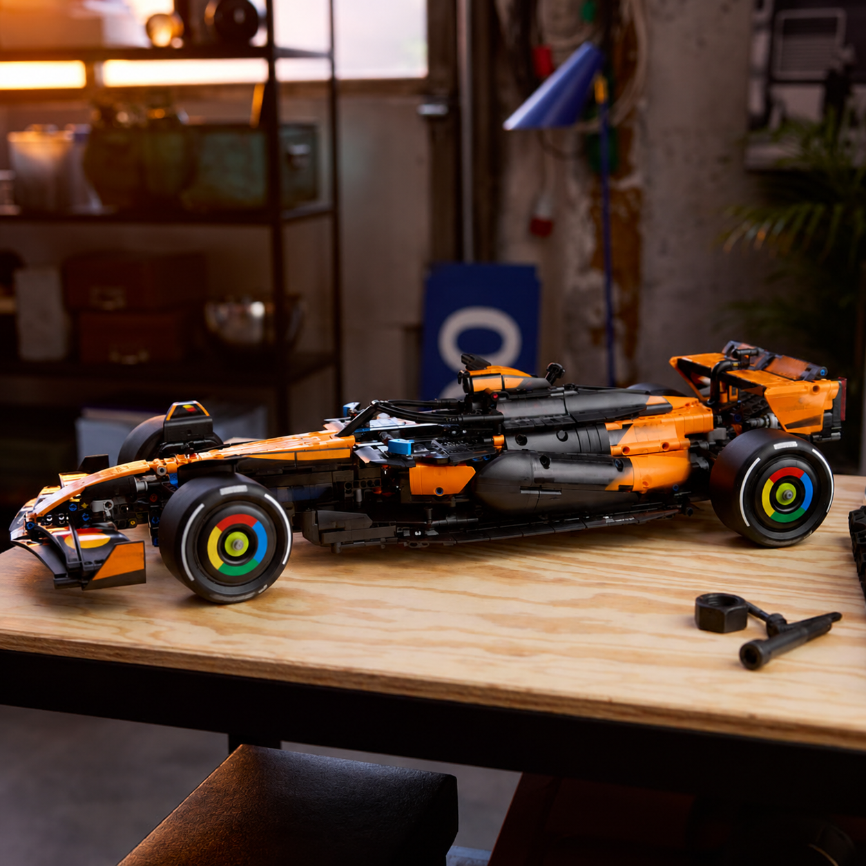 Oranje Formule 1-auto - Beschrijvingsmedia 6