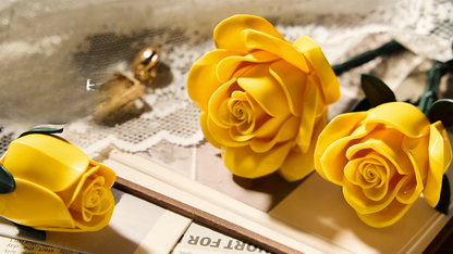 Golden Sunshine Bouquet (585 pcs)