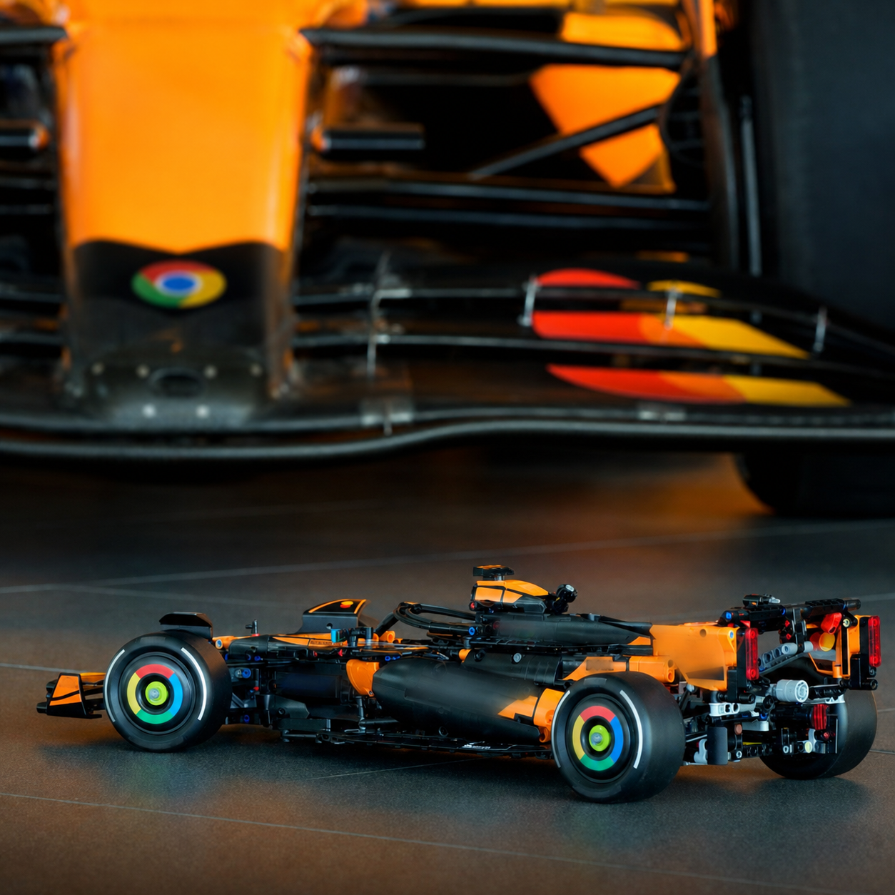 Oranje Formule 1-auto - Beschrijvingsmedia 8