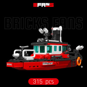 Modelo de barco de combate a incêndio em pecinhas de montar nas cores vermelho e preto, com 315 peças, sobre um fundo preto.