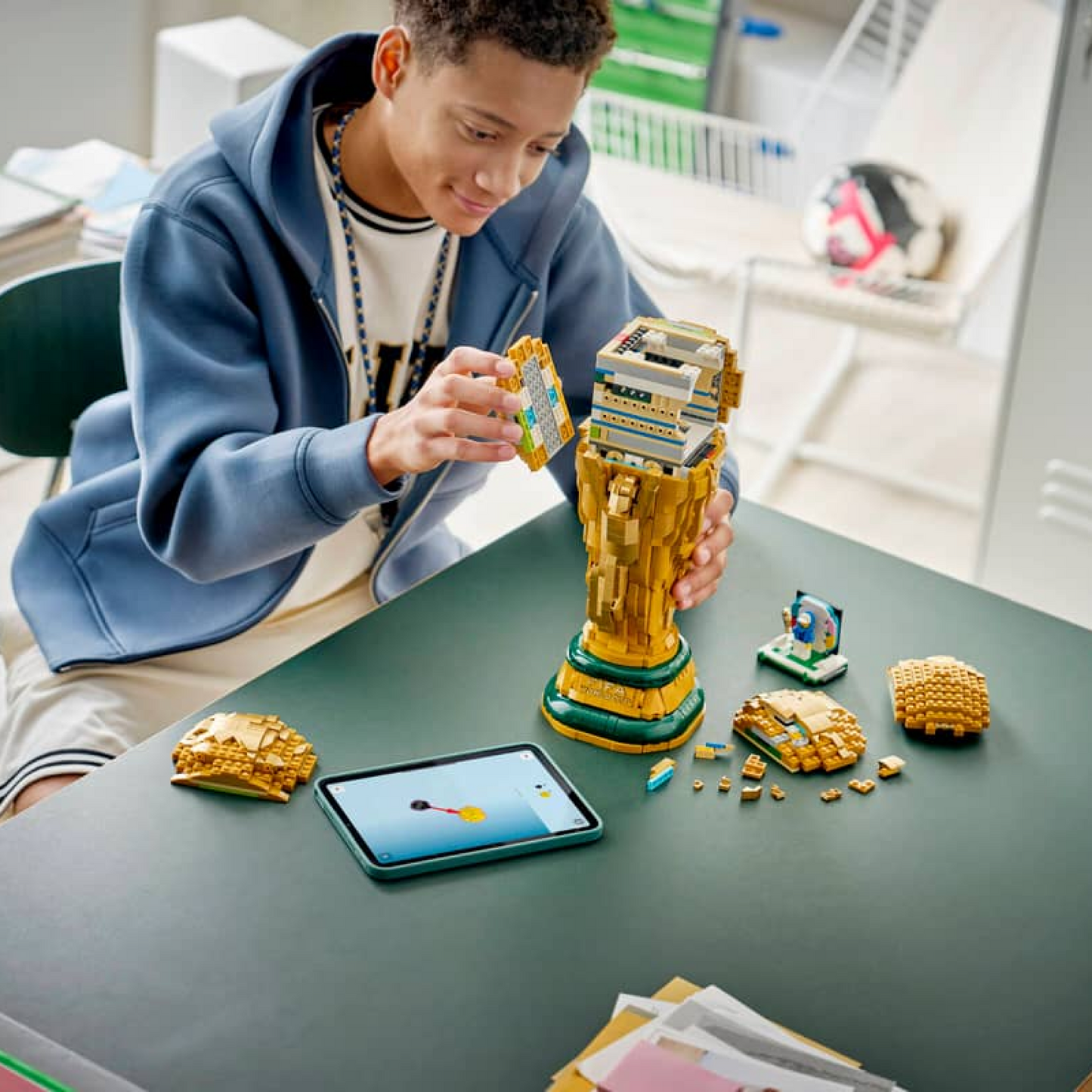 World Cup Trophy (2842 Pcs)