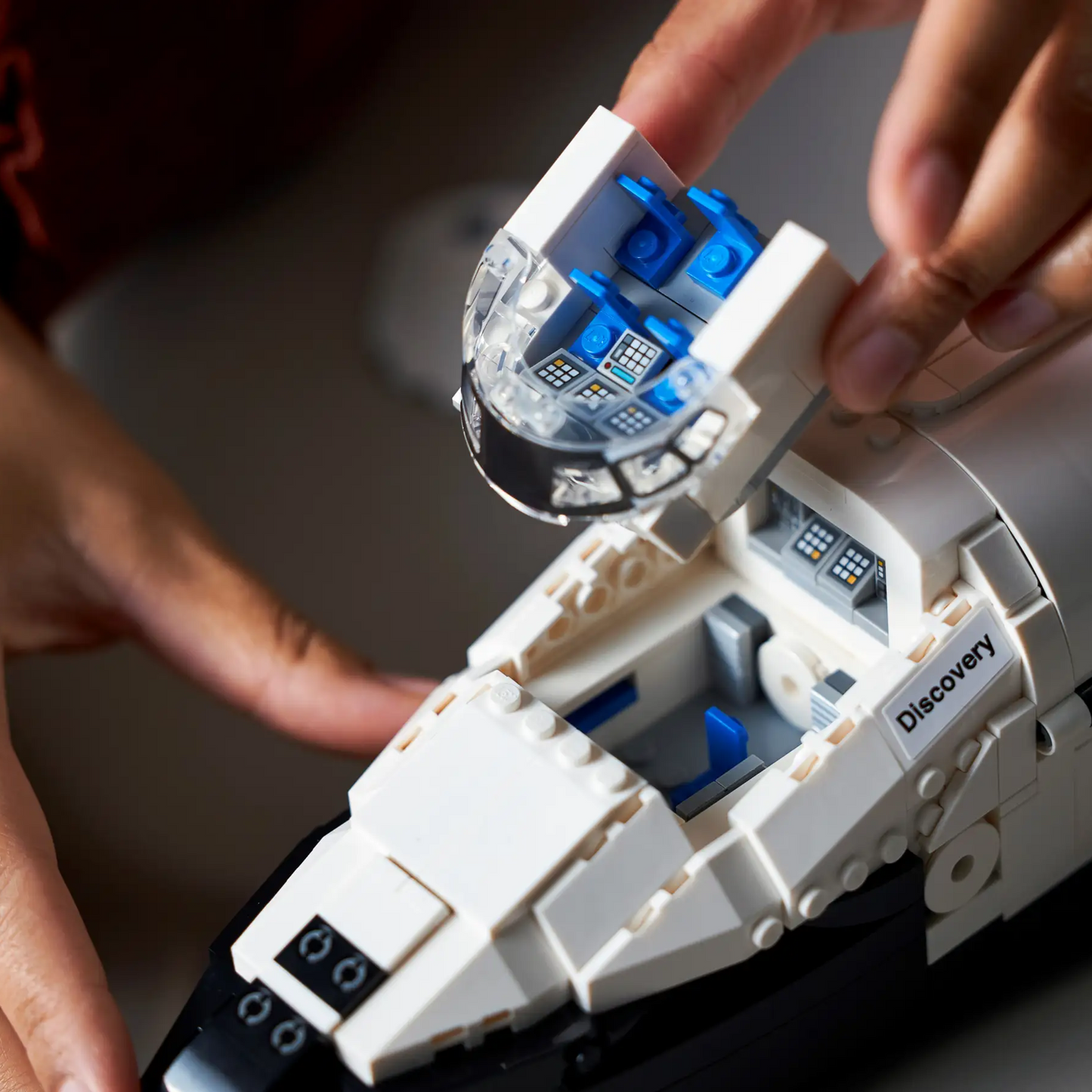 NASA: Space Shuttle Discovery (2354 pcs)