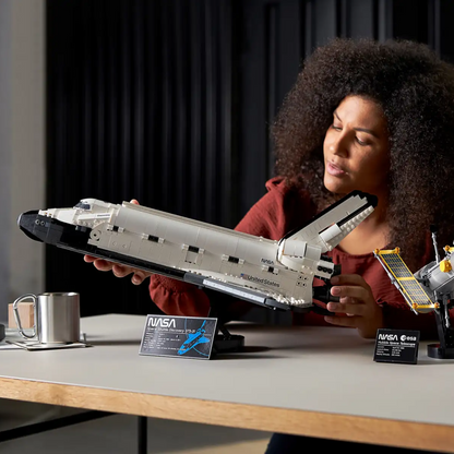 NASA: Space Shuttle Discovery (2354 pcs)