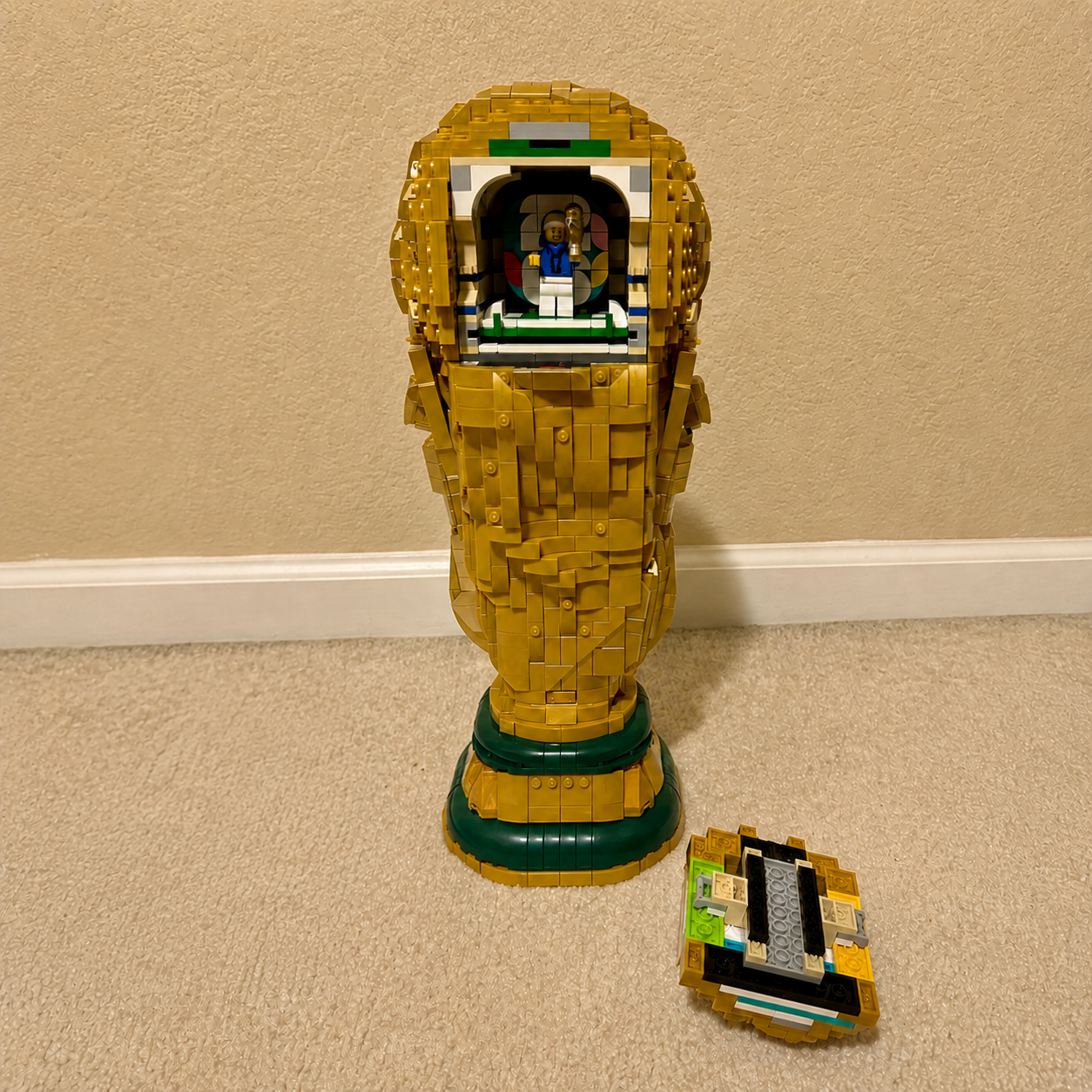World Cup Trophy (2842 Pcs)