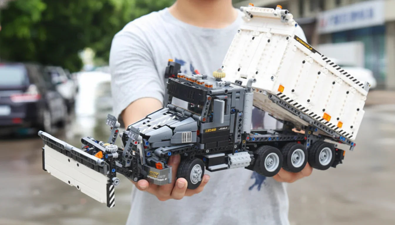 Mack Granite GU813 Snow Plow Dump Truck (1694 pcs)