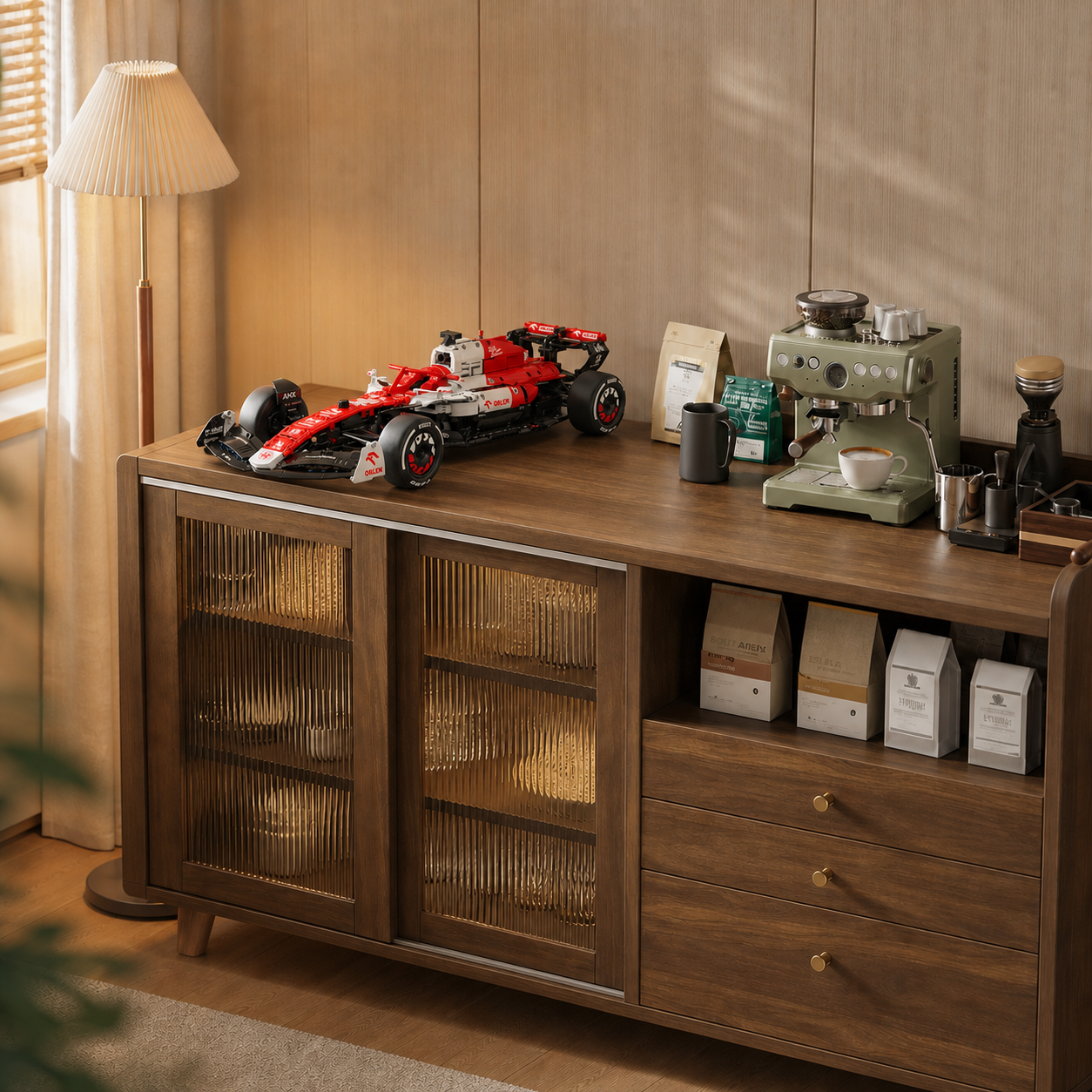 Bricks Fans ambient image - Formula 1 ORLEN C42 (1770 pcs) - Coffee console lifestyle scene
