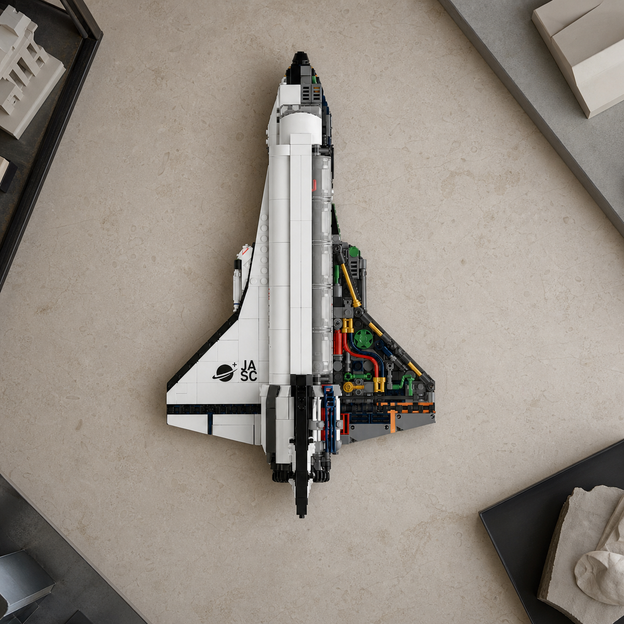 NASA Space Shuttle (800 Pcs) - overhead view on stone table