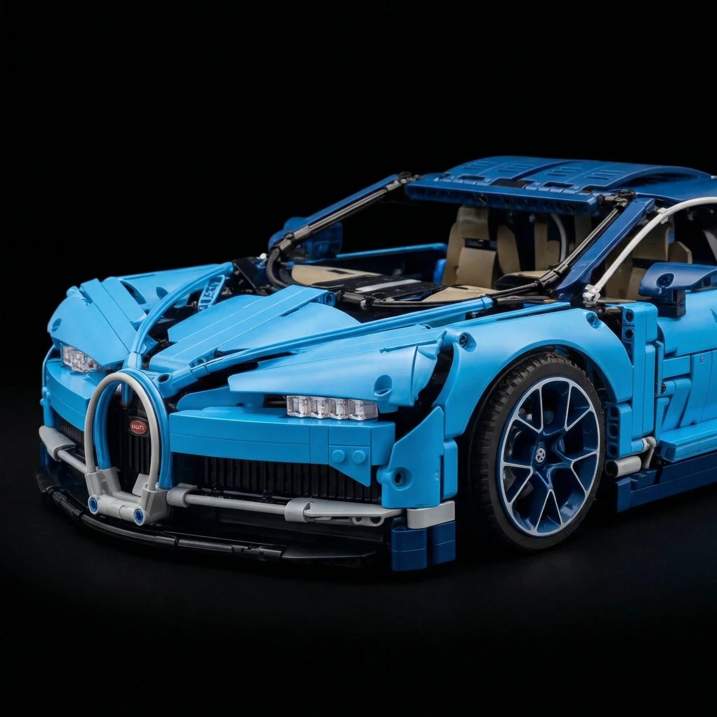 Auto sportiva blu Chiron - Immagine 5