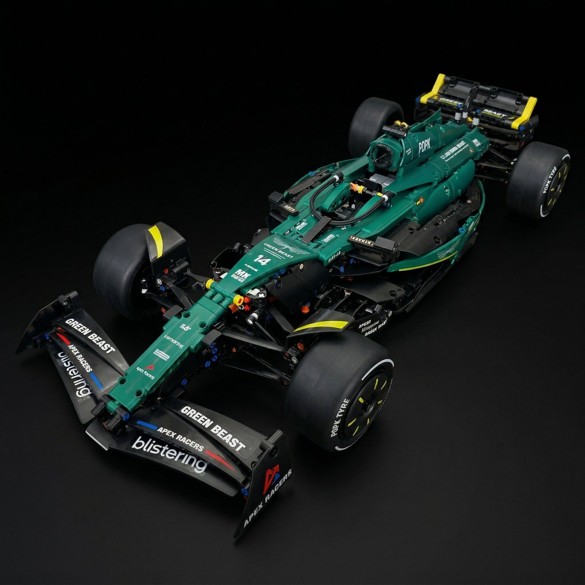 Mașină verde de Formula 1 - Media 8