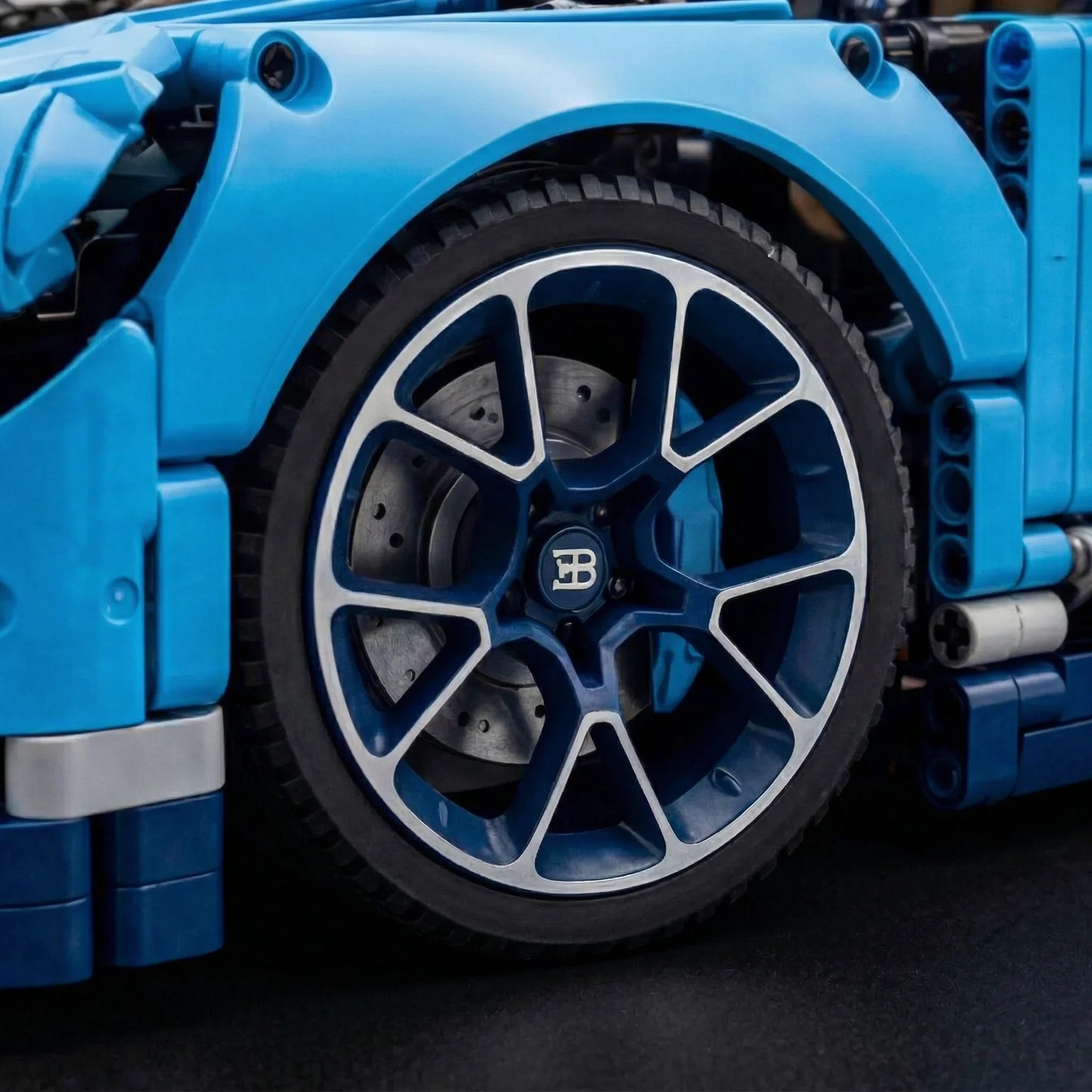 Auto sportiva blu Chiron - Immagine 10