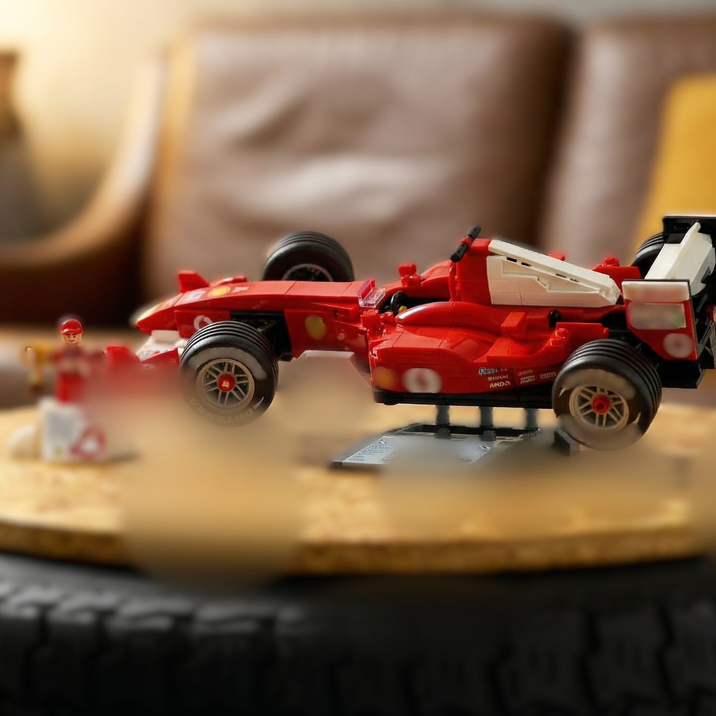 Retro-Rotes Formel-1-Auto - approved-square desc_image_13-spherical-preview.png