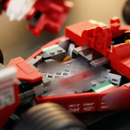 Retro-Rotes Formel-1-Auto - approved-square desc_image_18-spherical-preview.png