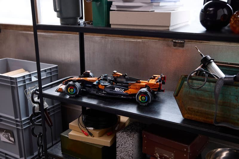 Oranje Formule 1-auto - Beschrijvingsmedia 12