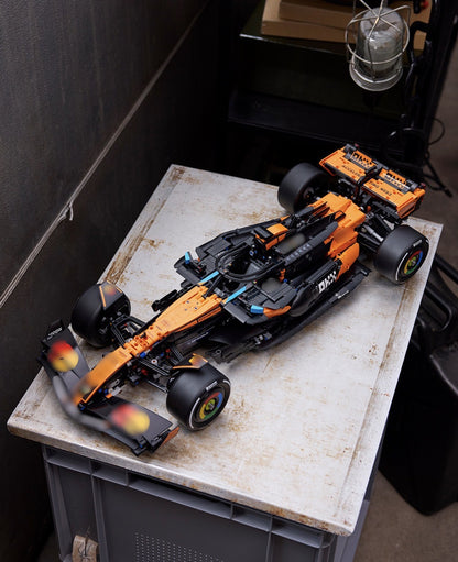 Oranje Formule 1-auto - Beschrijvingsmedia 17