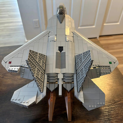 F-22-Kampfflugzeug (1837 Teile) – Galeriebild 5