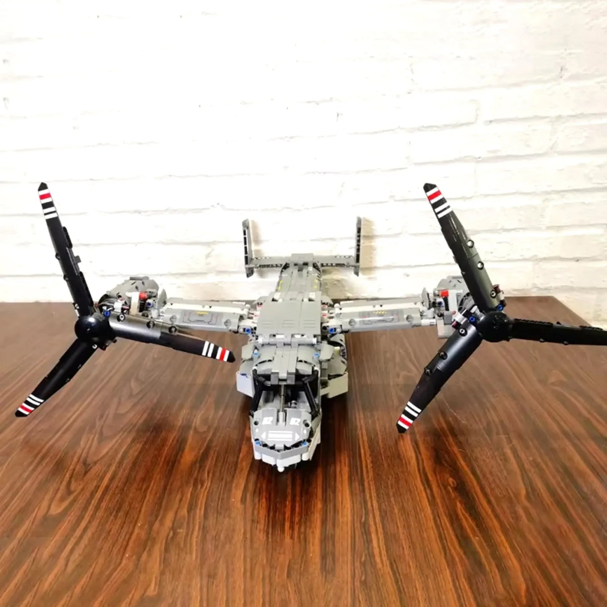 V-22 (1685 pièces) - image de la galerie 5