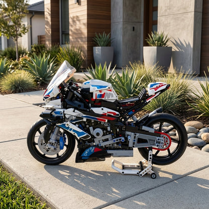 Blue Superbike M1000 — generated scene 10 [m1000_sidewalk.png]