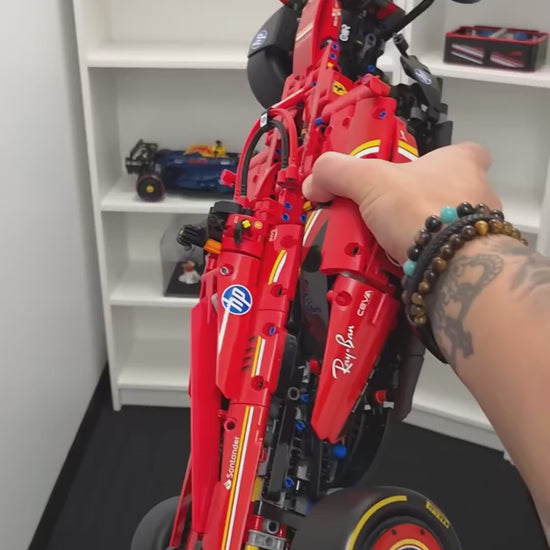 Formula 1 Triple Car Bundle – Ferrari SF24, Red Bull RB20 and McLaren MCL39 (4675 pcs) video