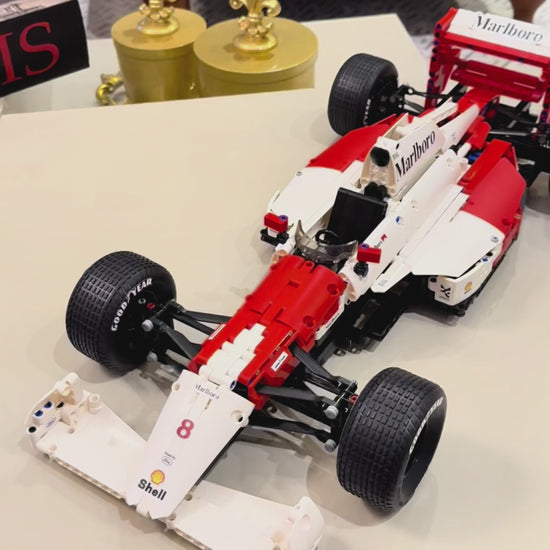 Formula 1 MP4/8 - Ayrton Senna (818 pcs)