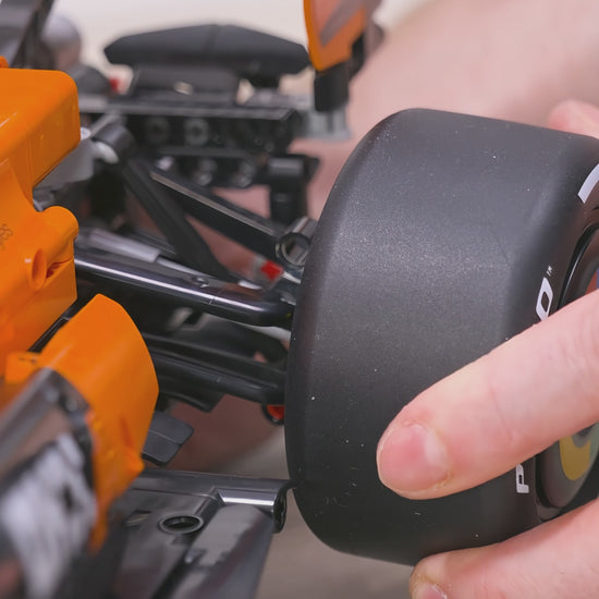 Voiture de Formule 1 orange (1675 pièces)