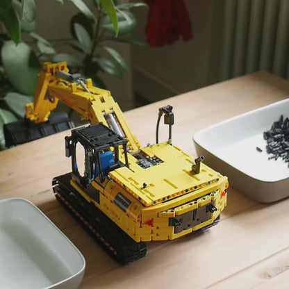 Caterpillar 390F L (1830 pcs)