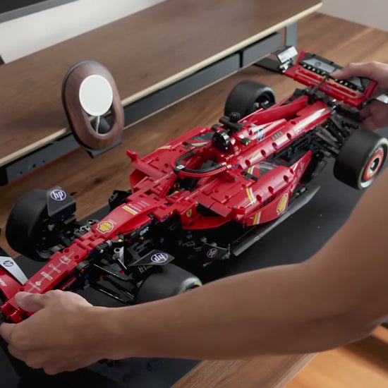 Carro Vermelho de Fórmula 1 - Charles Leclerc (1361 Peças)