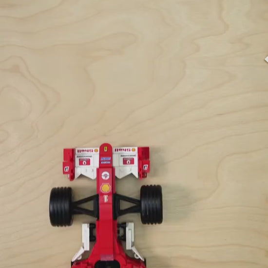 Retro Red Formula 1 Car F2004 (735 Pcs)