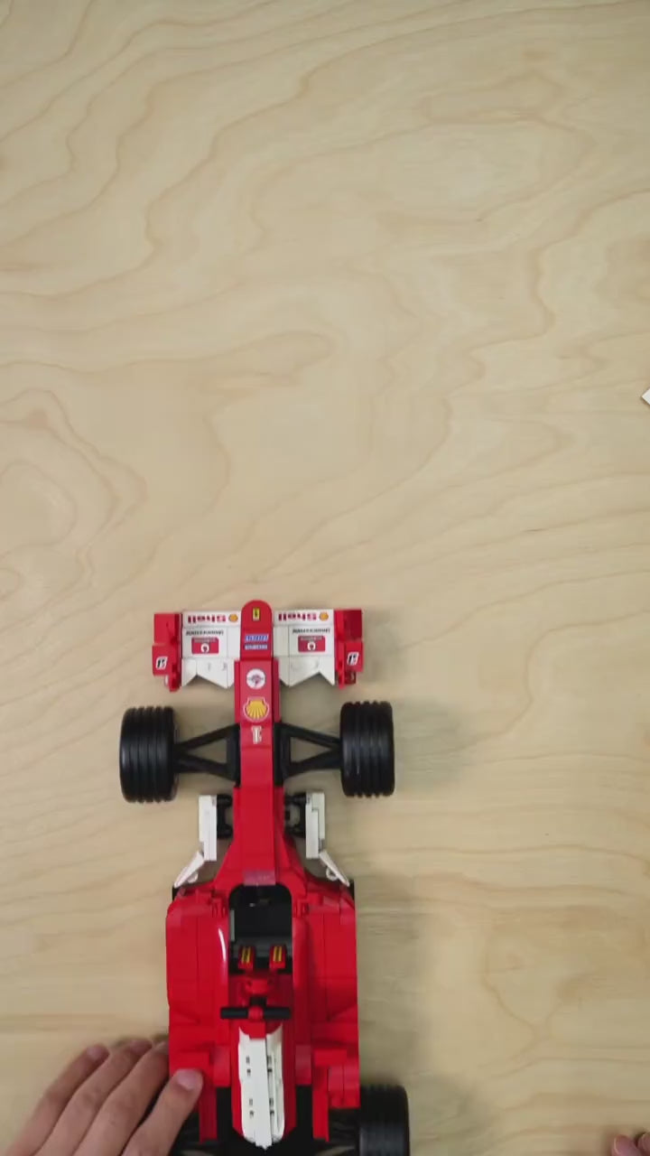 Retro Red Formula 1 Car F2004 (735 Pcs)