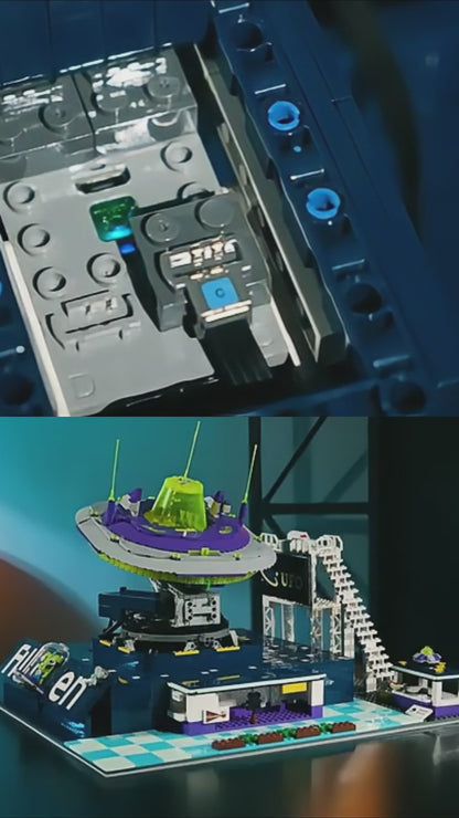 Alien UFO Launch Pad (2053 pcs)