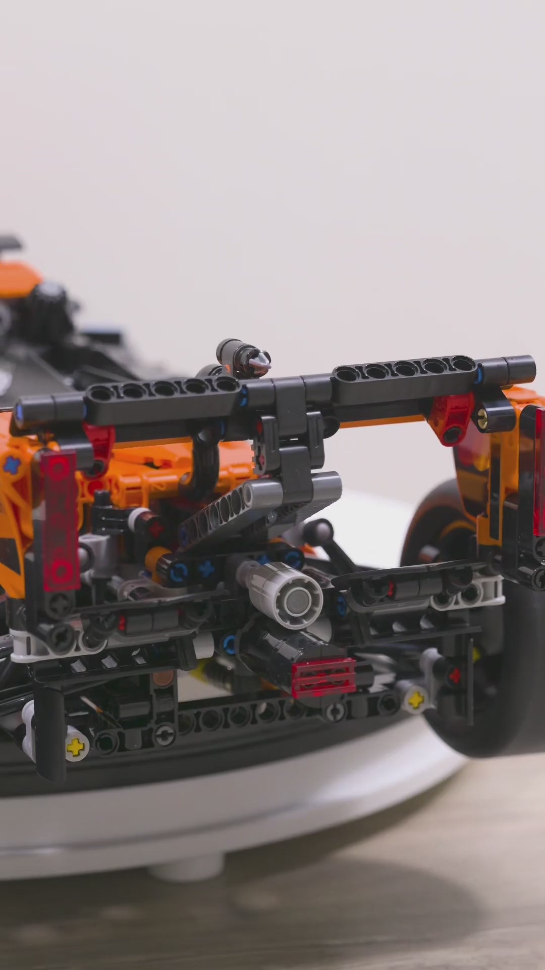 Carro de Fórmula 1 Laranja 2025 - Lando Norris (1675 Peças)