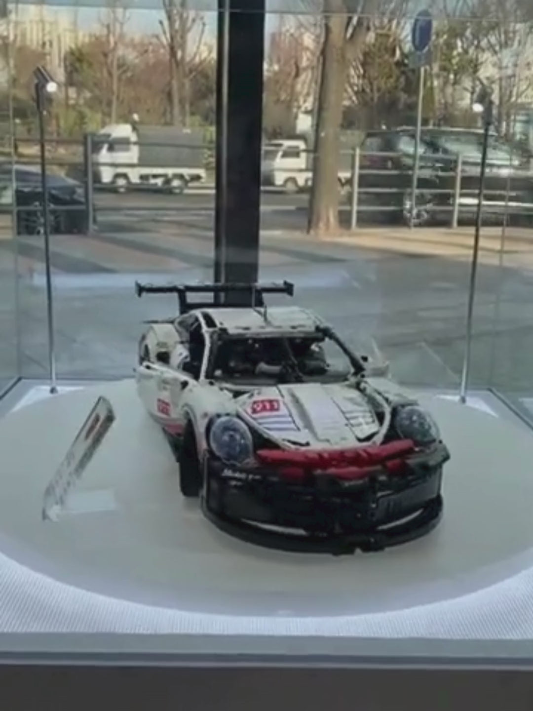 Peugeot 9X8 Hybrid + Porsche 911 RSR + Ferrari 488 GTE